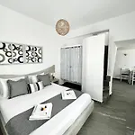 Alonistra Oia Apartment