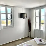 Alonistra Oia Apartment Foinikiá