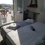 Alonistra Oia * Foinikiá