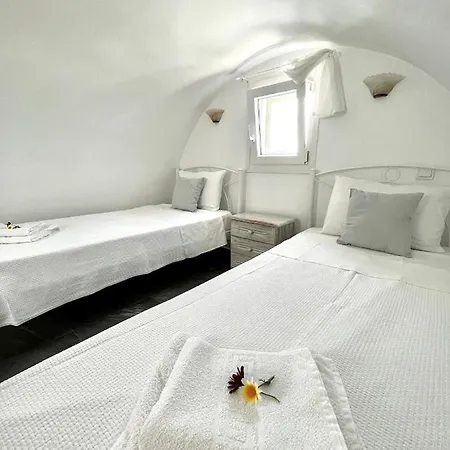 Alonistra Oia Apartment