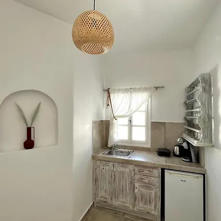 Alonistra Oia Foinikia (Santorini)