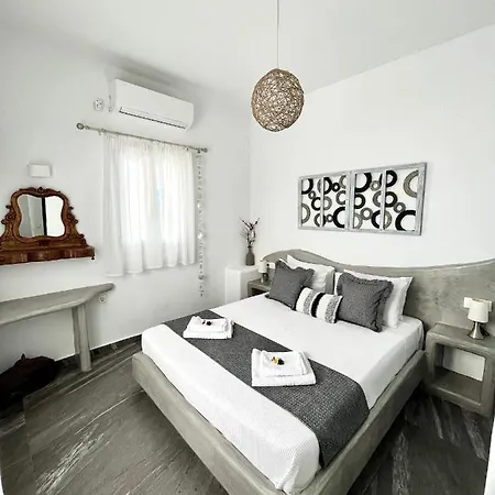 Alonistra Oia Foinikia (Santorini)