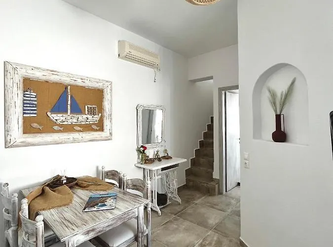 Alonistra Oia * Foinikiá