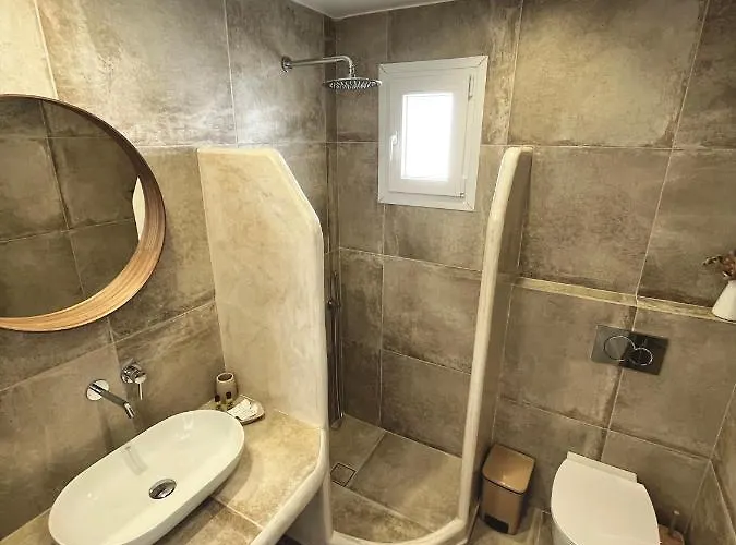 Alonistra Oia * Foinikiá