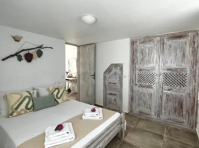 Alonistra Oia Foinikiá