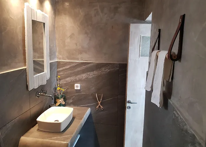 Alonistra Oia Apartment Foinikiá