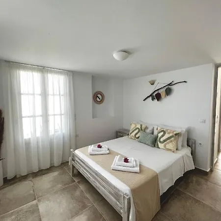 Alonistra Oia Apartamento *